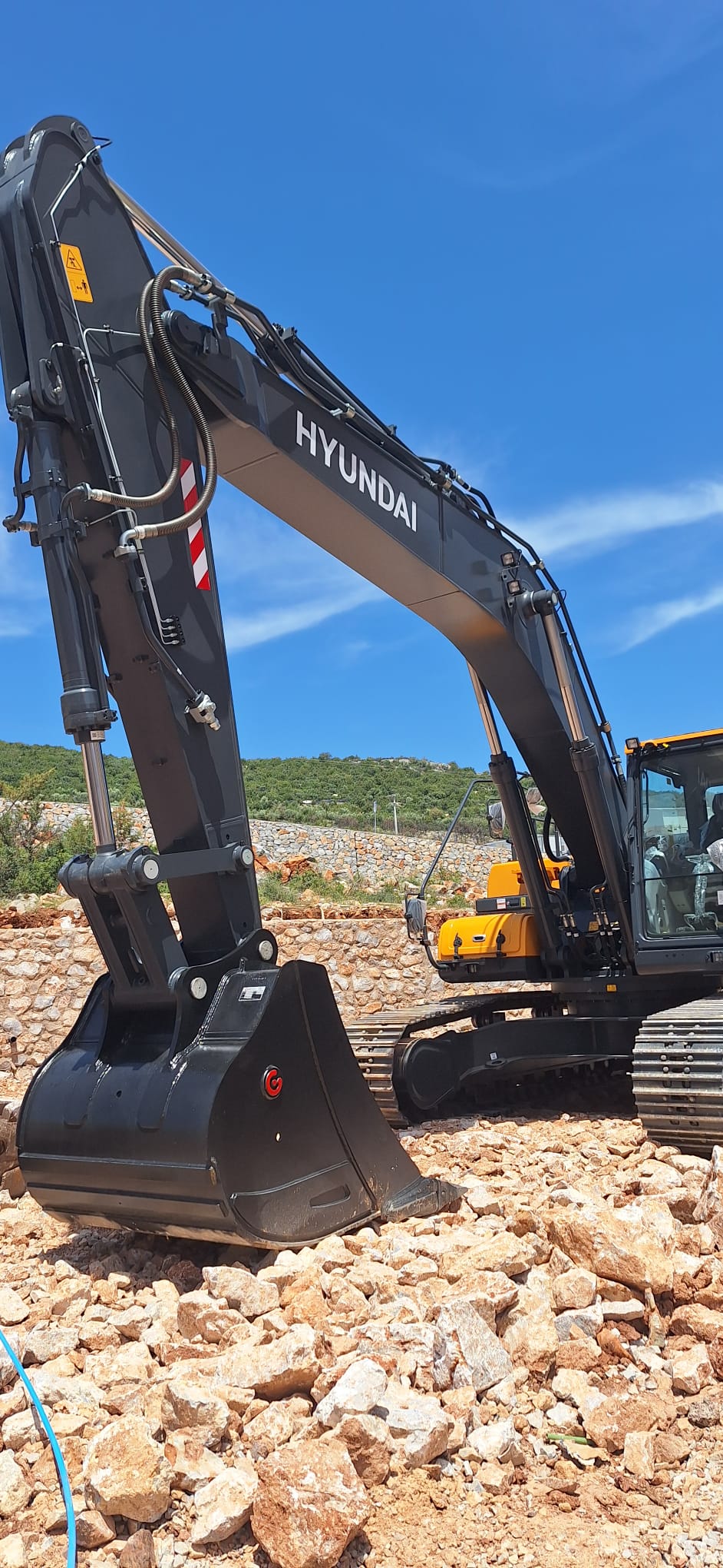 Başakşehir TOKİ — Hyundai ekskavatör ve zemin